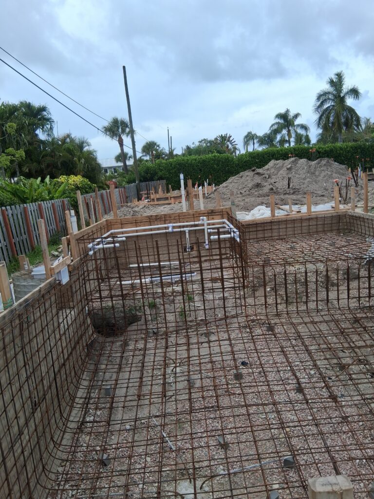 Custom pool builder in South Florida