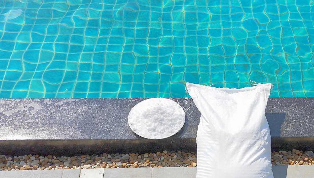 Featured image for “Saltwater vs. Chlorine Pools in Florida: Which Is Right for You?”