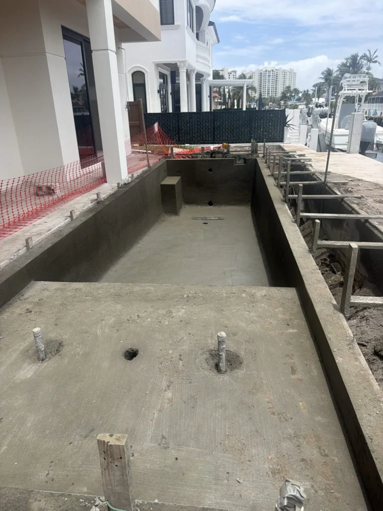 Custom pool builder in South Florida