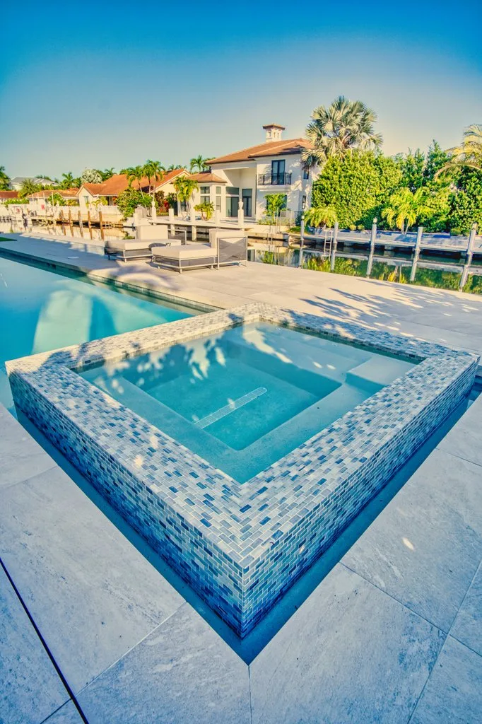 Glass tile spa detail, custom pool builder in Boca Raton, FL