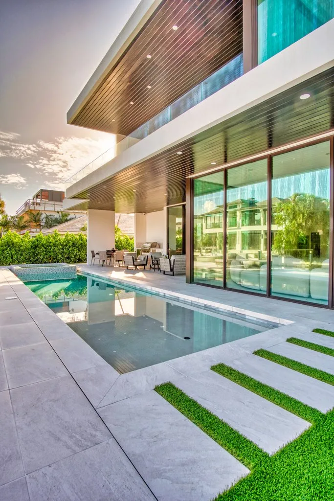 Finished pool and spa, Golden Harbour Retreat, custom pool builder in Boca Raton, FL