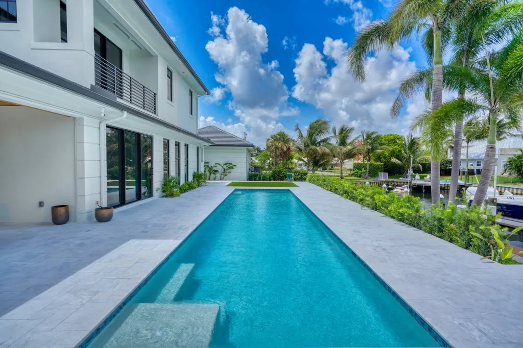 Long view down the lap pool, custom pool builder in North Palm Beach, FL